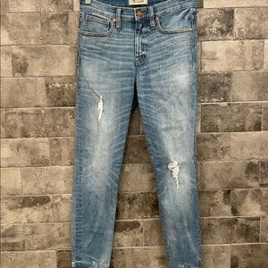 Madewell 9”Rise size 26 Distressed Skinny Jeans